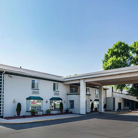 Quality Inn & Suites Des Moines - Merle Hay Road Urbandale Exterior foto